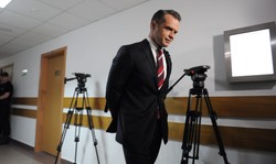 Sławomir Nowak mandatu nie złożył. Do Sejmu nie chodzi, a pensję pobiera