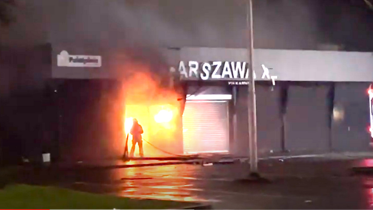 W holenderskim mieście Tilburg doszło do wybuchu przed sklepem "Warszawa" z polskimi produktami. To już piąta podobna eksplozja w przeciągu miesiąca. Policja poszukuje sprawców.