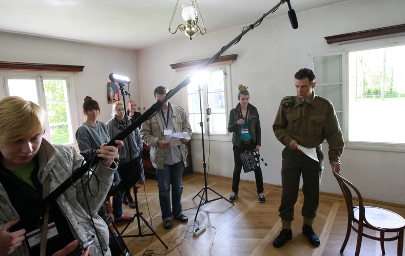 Marcin Kwaśny na planie filmu 'Pilecki' w reżyserii Mirosława Krzyszkowskiego