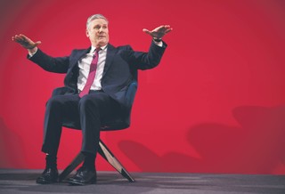 Wielka Brytania znów podnosi podatki. Keir Starmer niepopularny jak Boris Johnson