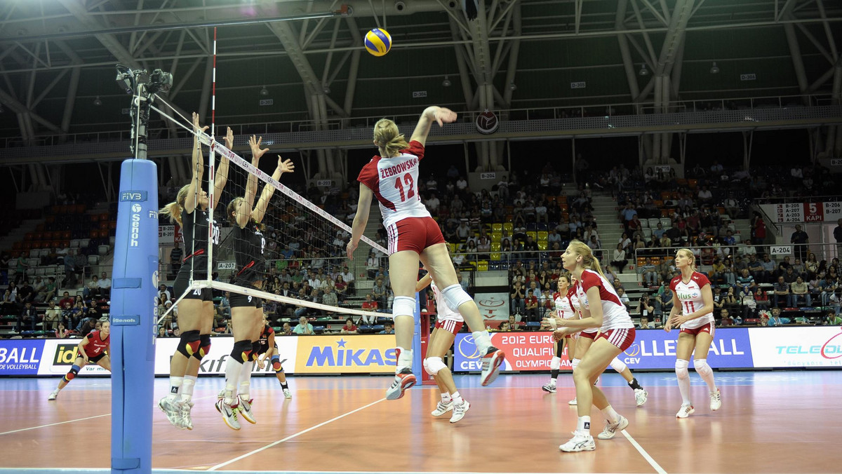 W półfinale europejskiego turnieju kwalifikacyjnego do igrzysk olimpijskich w Londynie siatkarska reprezentacja Polski pokonała po emocjonującym pojedynku reprezentację Niemiec 3:1 (25:22, 16:25, 25:14, 25:17). O prawo gry w turnieju olimpijskim Biało-Czerwone zmierzą się ze zwycięzcą drugiego półfinału, w którym Turcja podejmować będzie mistrzynie świata, Rosjanki.