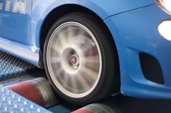 Zgrabny i niezwykle szybki. Odkryj fiata abartha 500