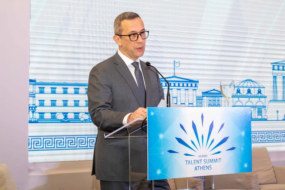 Radoslav Kedzia, Huawei Technologies