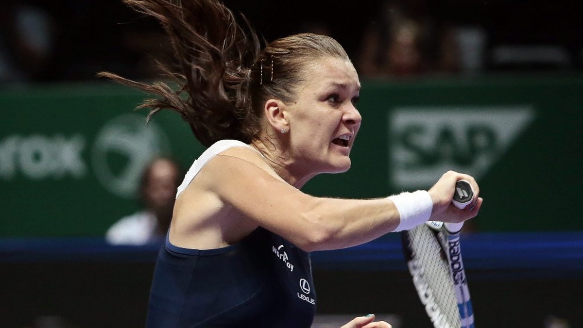 Efektowna wygrana z Simoną Halep na turnieju w Singapurze była 500. zwycięstwem w karierze Agnieszki Radwańskiej. Najlepsza polska tenisistka weszła tym samym do elitarnego klubu zawodniczek, które wygrały co najmniej pół tysiąca spotkań na zawodowym korcie. W całej historii tenisa jest ich 45.