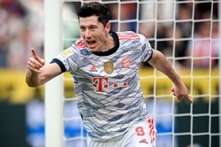 Lewandowski przerwał serię bez gola. Bayern rozbił Bayer [WIDEO]