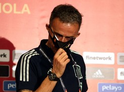 Hiszpańska federacja piłki nożnej zła na rząd za brak szczepień piłkarzy