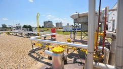 Gas