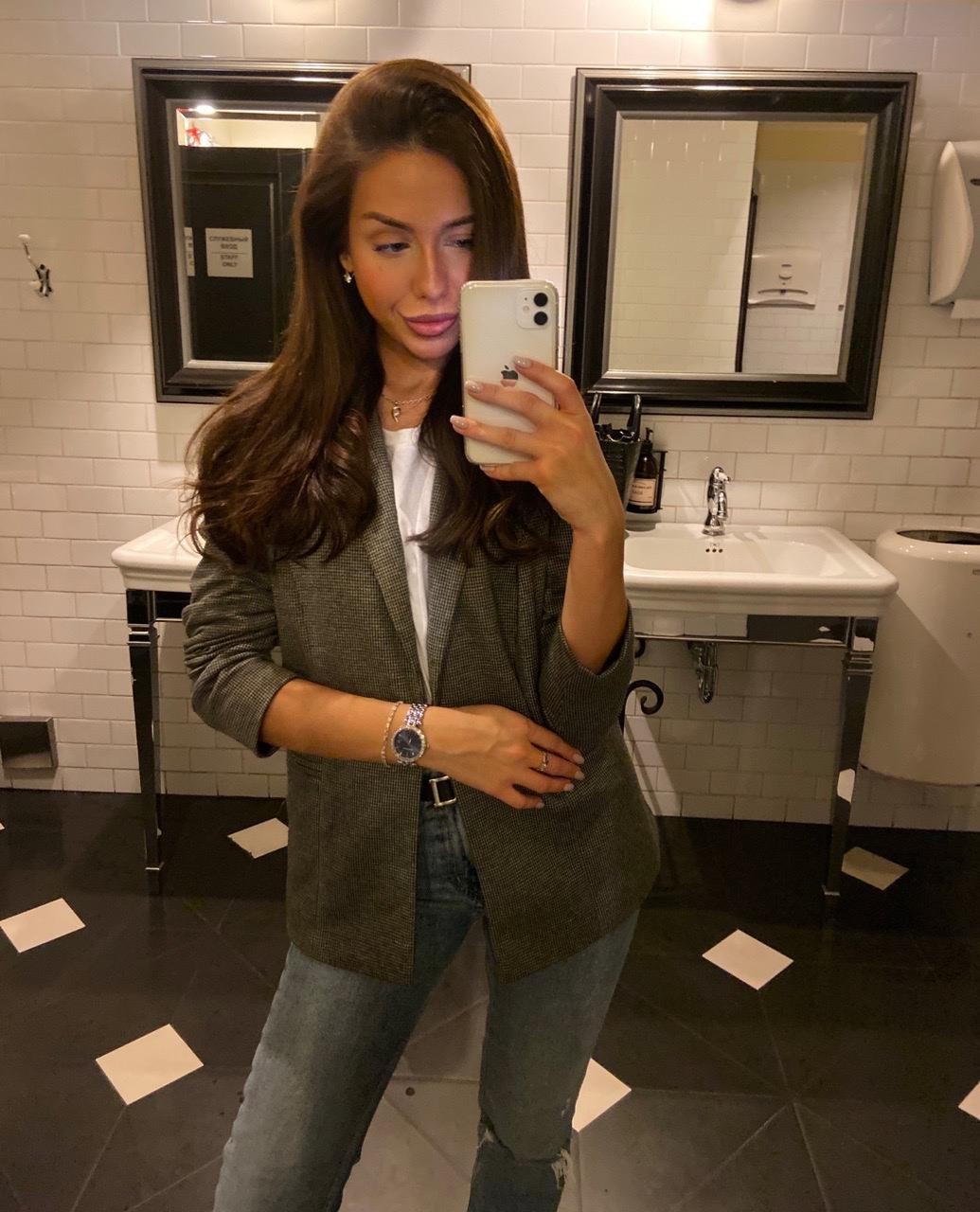Vlada si zarobila peniaze na operáciu ako influencerka a modelka.
