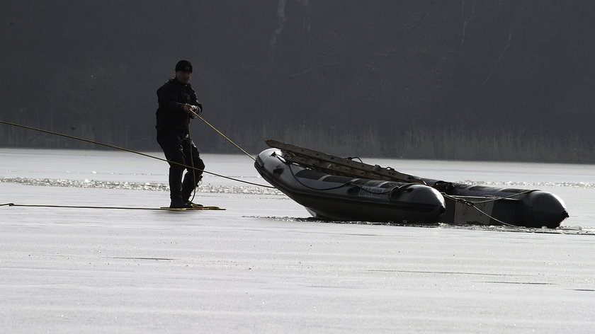 Pusty ponton pływał po jeziorze. Tragedia pod Ełkiem