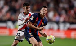 Robert Lewandowski wreszcie trafił, ale Barcelona przegrała z Rayo Vallecano [WIDEO]