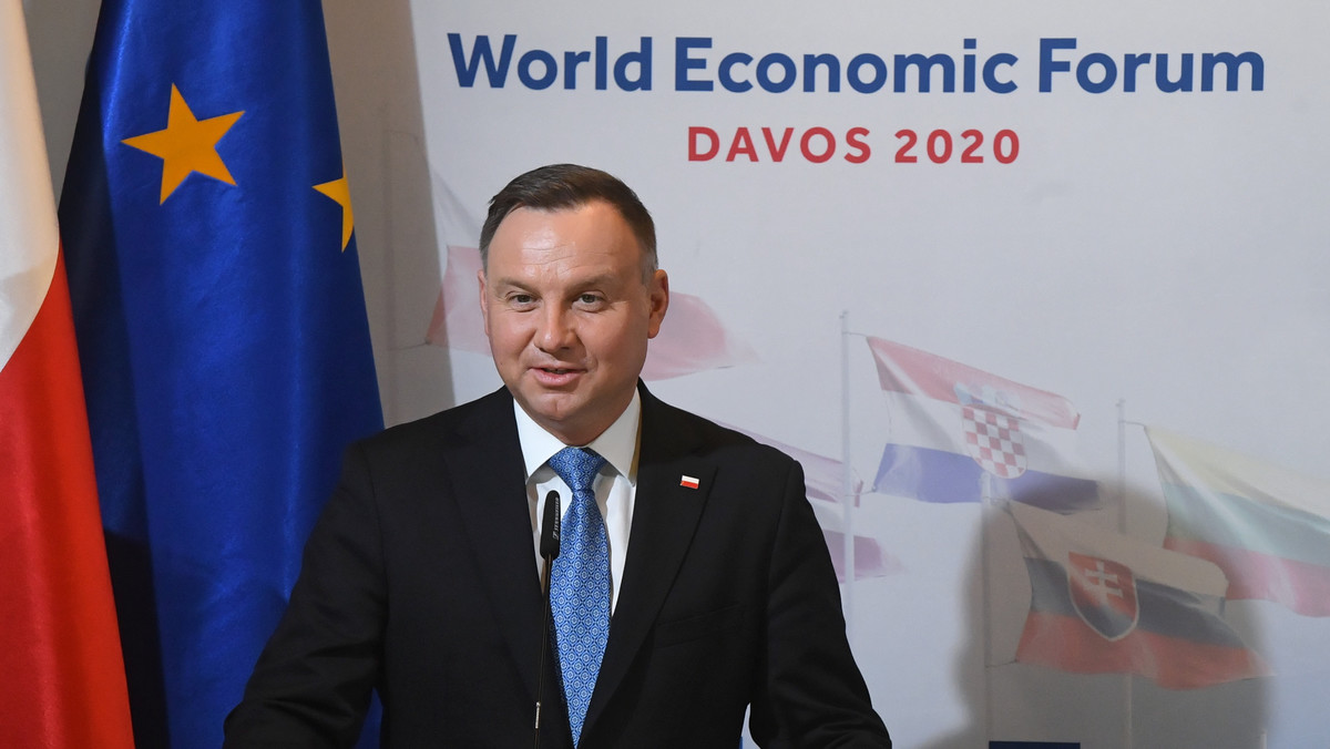 Prezydent Andrzej Duda udzielił wywiadu izraelskiej telewizji publicznej KAN11. - Relacje między Polską a państwem Izrael to jest sprawa dalece istotniejsza niż wypowiedzi ministra, który może się zmienić - skomentował kontrowersyjne słowa szefa MSZ Izraela Israela Kaca.