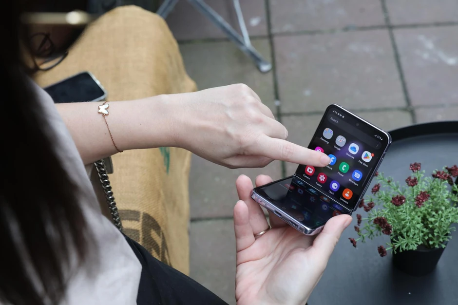 Samsung Galaxy Z Flip4