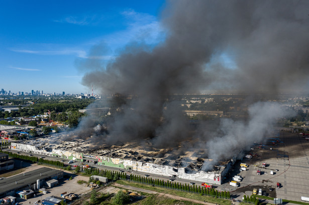 Pożar centrum handlowego Marywilska w Warszawie