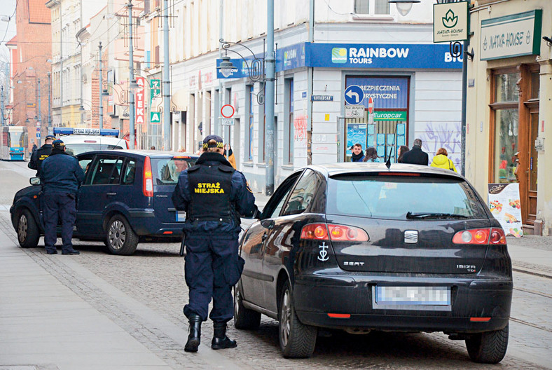 Kontrola kierowcy i kierowanie ruchem