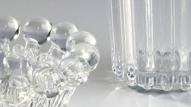 szklana misa z prl kosztuje dziś nawet 8 tys. zł. sprzedają się nawet uszkodzone egzemplarz. szklana misa z prl na wagę złota