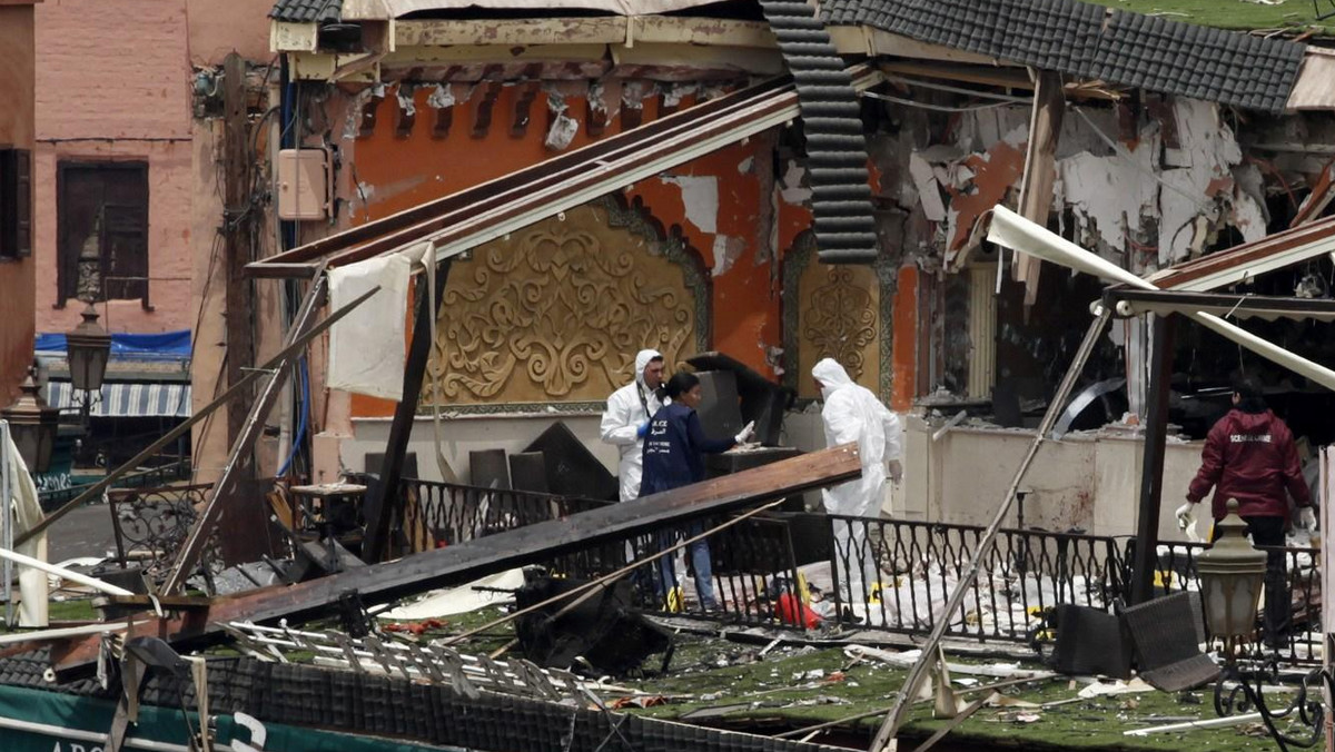 Ładunek wybuchowy, który eksplodował w czwartek w Marrakeszu, zabijając 15 osób, został odpalony zdalnie - podało w piątek marokańskie MSW. Nikt nie przyznał się do zamachu, ale kilka dni wcześniej islamiści grozili w internecie, że zaatakują interesy Maroka.