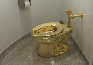 Delo Maurizija Cattelana