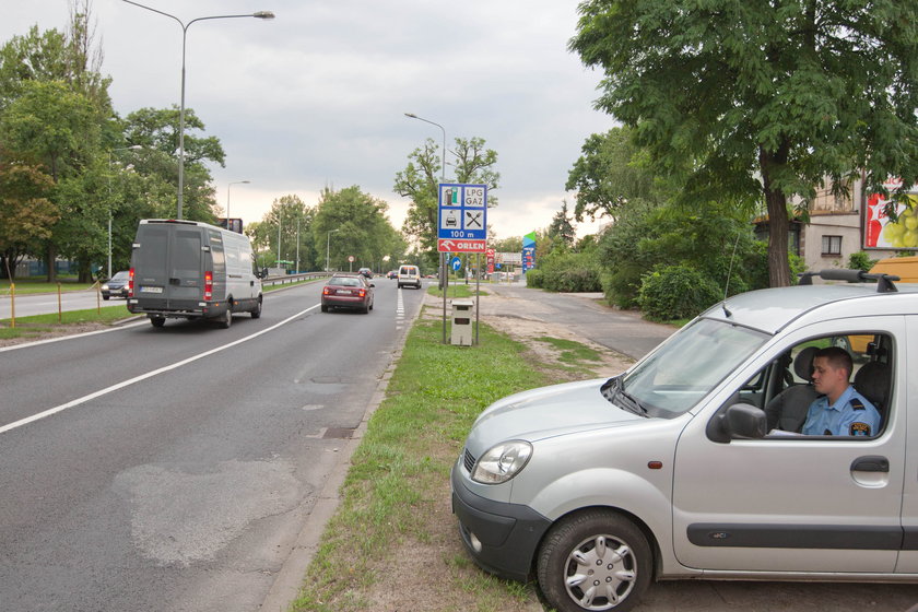 Straż miejska w samochodzie