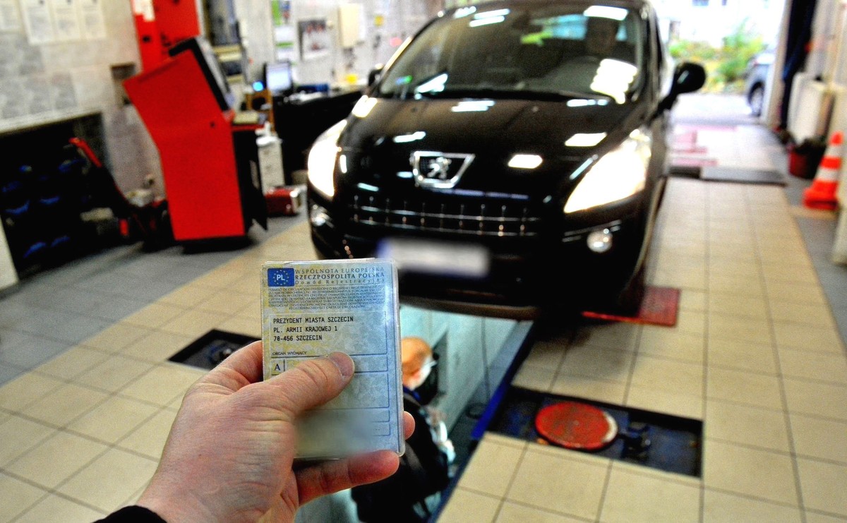 Nowe badanie techniczne auta to ostrzejsze zasady i trudniej o pieczątkę w dowodzie rejestracyjnym