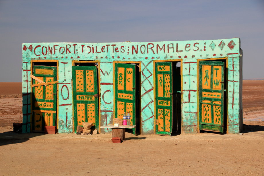 Comfort toilets’, Chott el Djerid, Tunisia