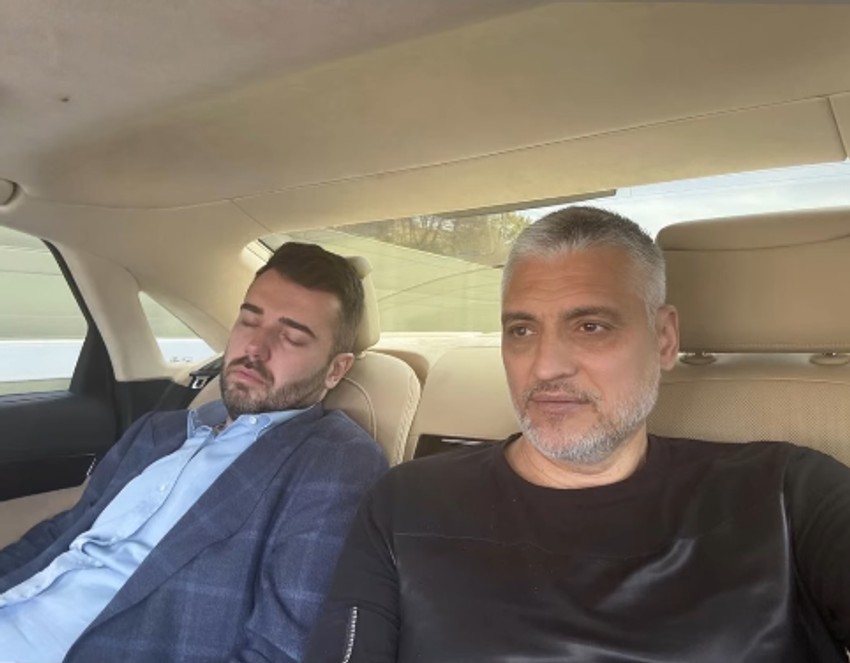 Čeda slikao Acu Kosa kako spava