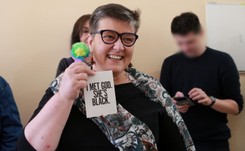 Podleśna od tęczowej Matki Boskiej prowokuje w sądzie. 'Poznałam Boga. Ona jest czarna'