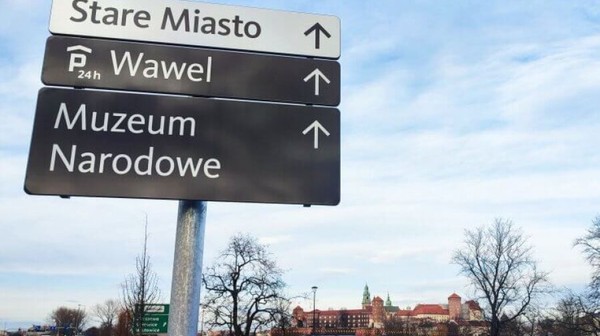 Na nowych tablicach można przeczytać nazwy obszarów, które pokazują często historyczne nazwy części Krakowa 