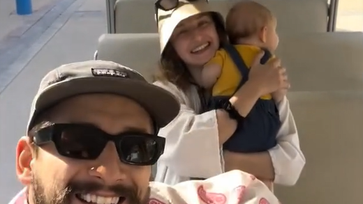 Herec Jakub Jablonský a Petra Dubayová s dcérkou Vesnou. 