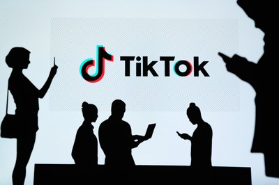 Jak TikTok zmienił pokolenie Z? Od 'aplikacji tańczących nastolatek' do narzędzia, które wpływa na życie