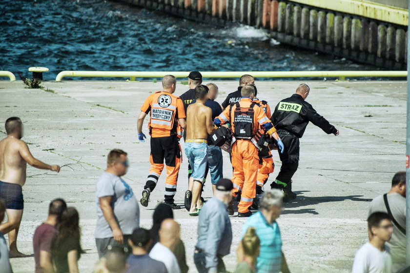 Morze porwało dzieci w Darłówku. 14-latek nie żyje, trwają poszukiwania jego rodzeństwa