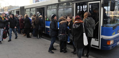 Ścisk i tłok w autobusie na Azory