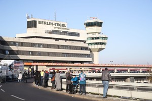 Plany sprzedaży Okęcia. Lotnisko w Warszawie jak Berlin Tegel? Oto projekt, na którym możemy się wzorować