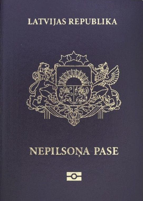 Łotewski paszport "nieobywatela", którym posługują się na Litwie Rosjanie nieposiadający obywatelstwa tego kraju