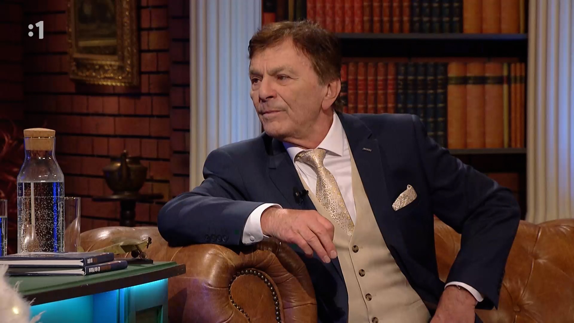 Vianočná epizóda talkšou Neskoro večer - Pavel Trávníček.