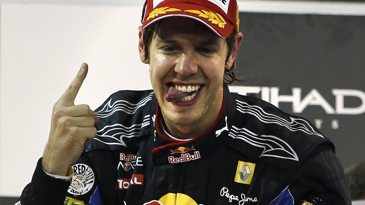 Choć Sebastian Vettel już tydzień temu zapewnił sobie czwarty tytuł mistrza świata, także w wyścigu o Grand Prix Abu Zabi nie zamierzał odpuszczać. Wystartował z drugiego pola (sensacyjnym zdobywcą pole position był jego kolega z zespołu, Mark Webber), ale linię mety przejechał jako pierwszy z ogromną przewagą nad Webberem. Kolejne miejsca zajęli Nico Rosberg i Romain Grosjean. Po siedemnastej w tym sezonie eliminacji Formuły 1 liderem jest oczywiście Vettel (347 pkt), drugi jest Fernando Alonso (217 pkt), a trzeci - Kimi Raikkonen (183 pkt).