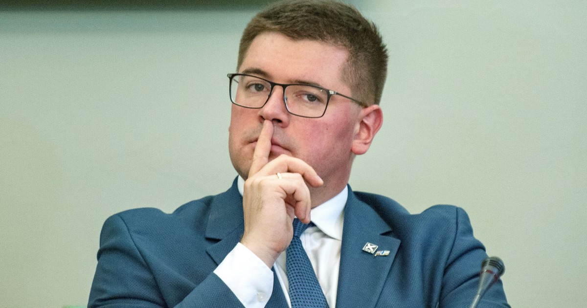 Poseł żali się na swoją pensję. "Wiem, ile zarabiają koledzy"