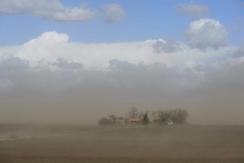 HUNGARY WEATHER SANDSTORM (Sanstorm hits Hungary)