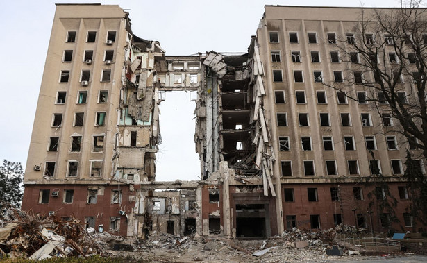 Zniszczony przez Rosjan budynek administracji obwodowej w Mikołajowie