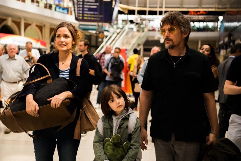 "Też go kocham" Ethan Hawke, Rose Byrne i Chris O’Dowd w komedii romantycznej [FOTO]