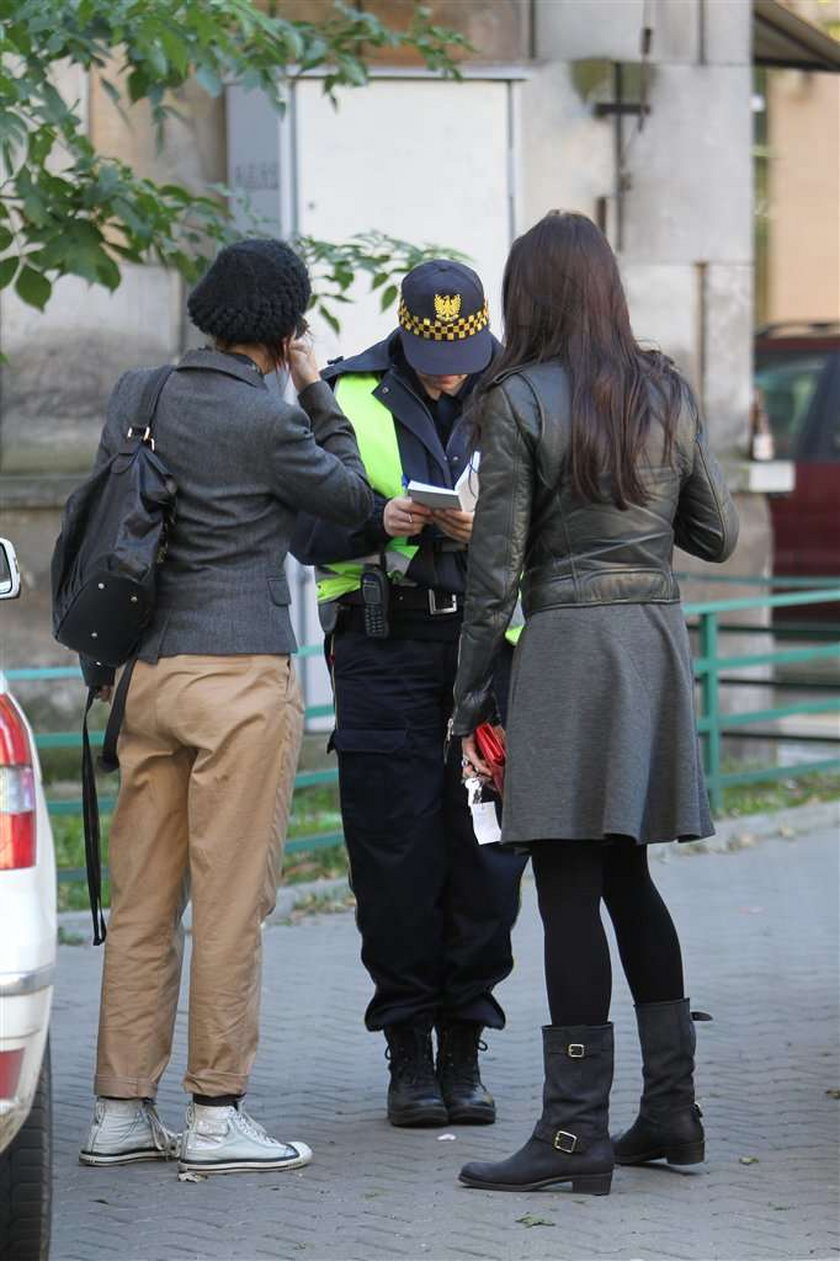 Ciężarna Przybylska kupuje słodkości. Foto