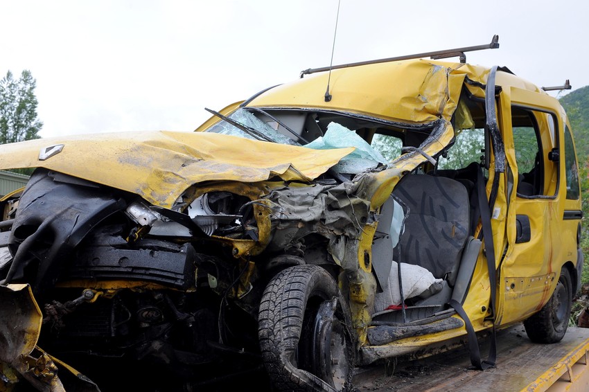 Smrskani "reno kangu" u kojem je povređeno pet putnika