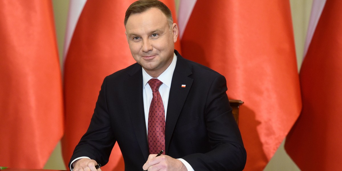 Andrzej Duda ma pomóc w podniesieniu uposażenia parlamentarzystom. 