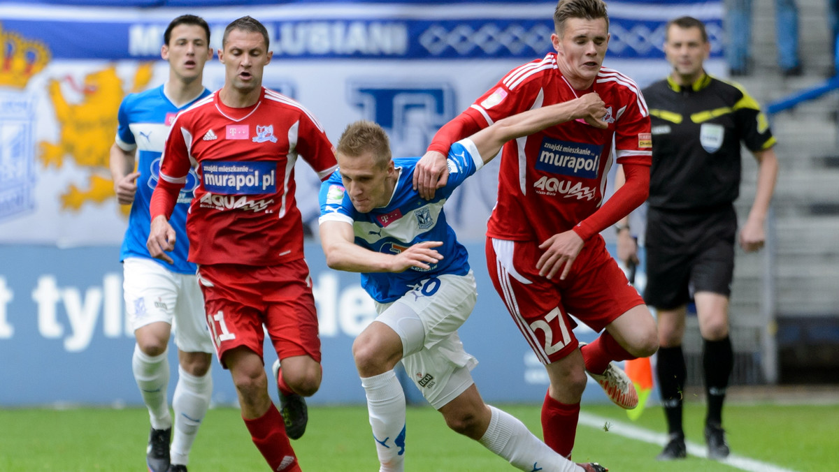 Lech Poznań przegrał z Podbeskidziem Bielsko-Biała 0:2 (0:2) w meczu 28. kolejki T-Mobile Ekstraklasy. Taki wynik oznacza, że mistrzem Polski w sezonie 2012/2013 została Legia Warszawa.