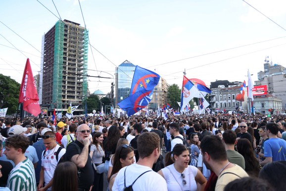 Arhiv javnih skupova objavio procenu broja učesnika sa protesta, usledile brojne reakcije na mrežama