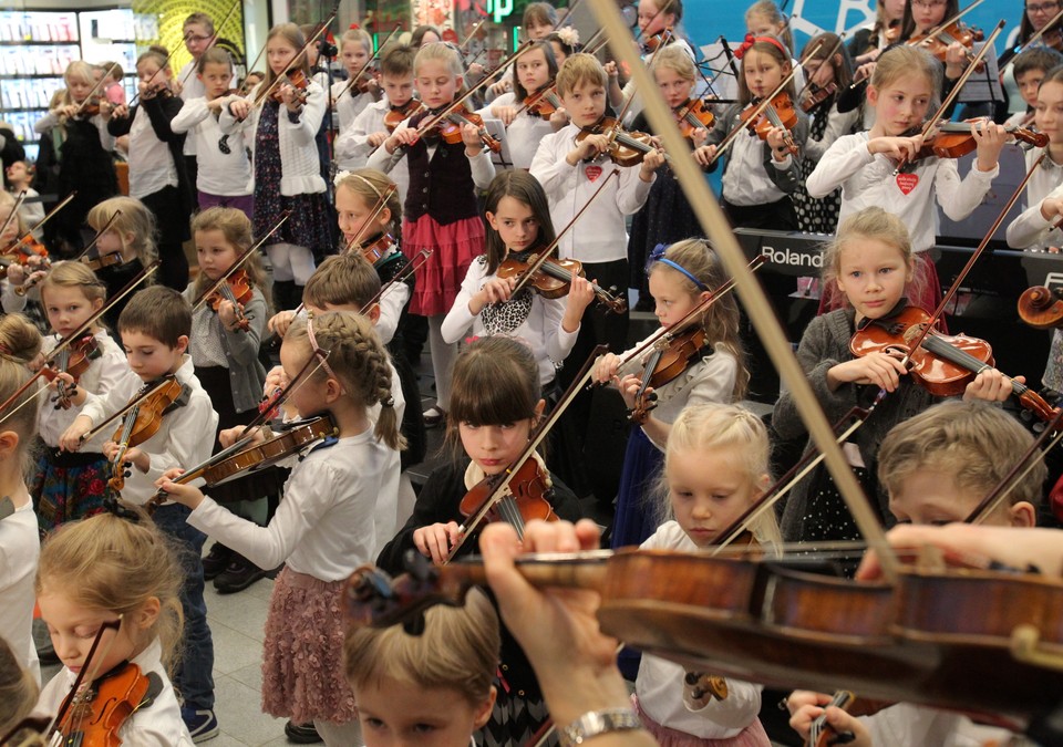 OLSZTYN 23. FINAŁ WOŚP (Koncert 130 skrzypków)