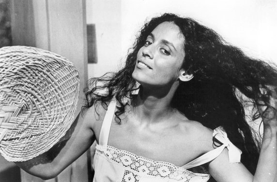 Sonia Braga w filmie "Gabriela, Cravo e Canela" (1983)