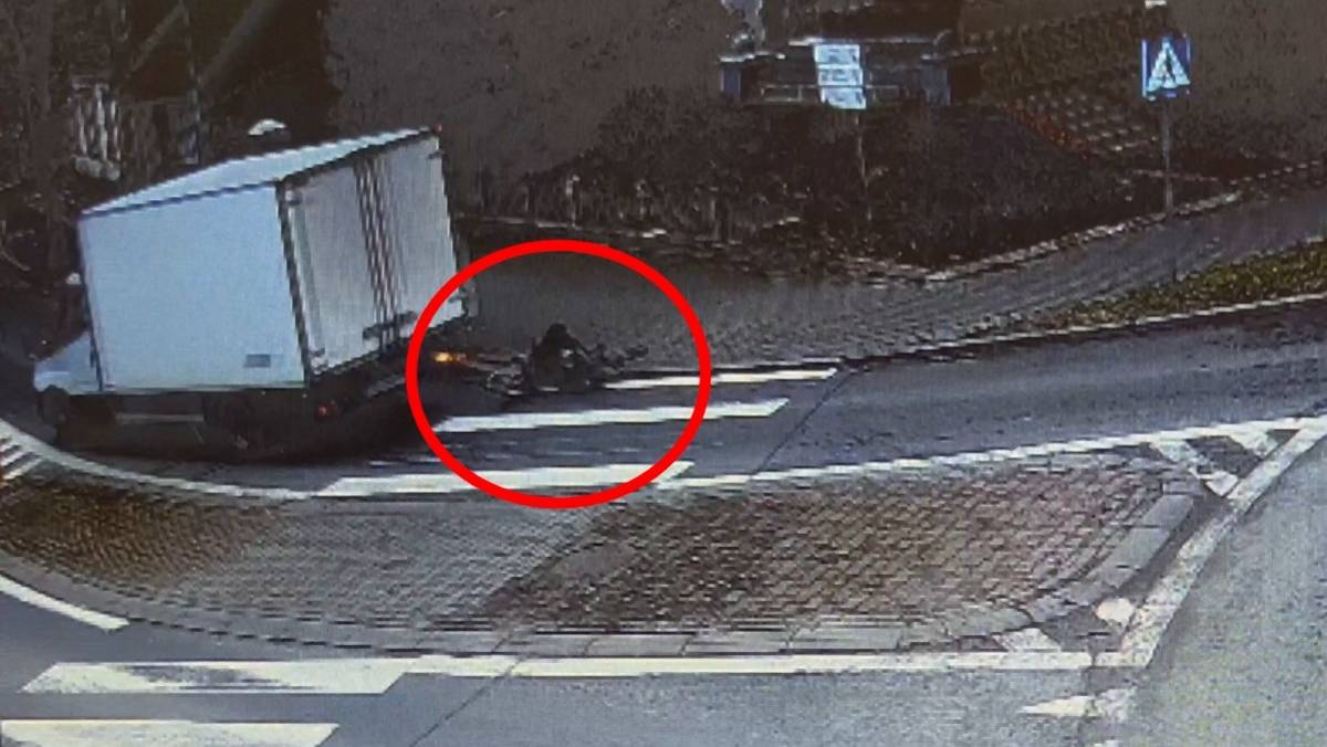 Bus potrącił rowerzystkę. Kto zawinił? Wszystko widać na nagraniu