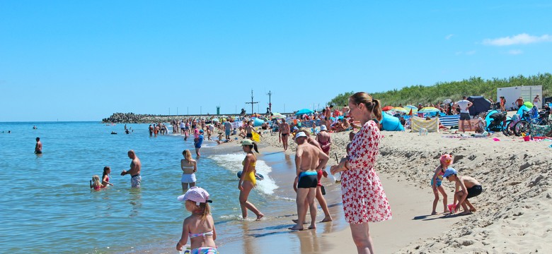 Wakacje nad Bałtykiem: Ile stopni ma woda w popularnych kurortach?