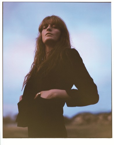 Florence Welch wychodzi poza spiralę chaosu