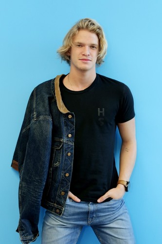 Cody Simpson z dzieciaka wyrósł na przystojniaka